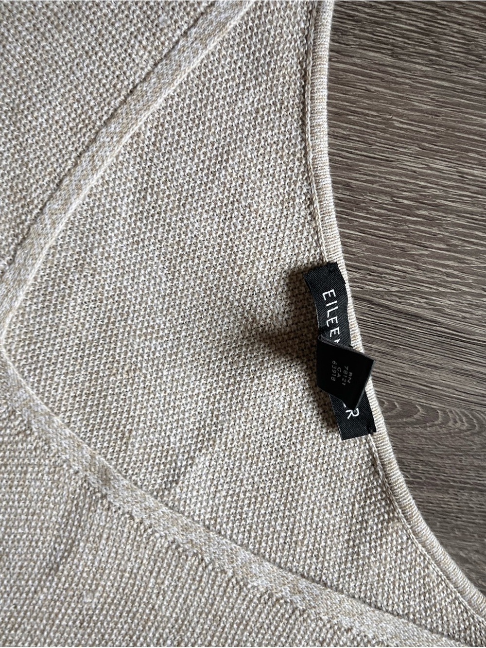 Organic Linen Cotton V-Neck Top - Picture 5 of 7